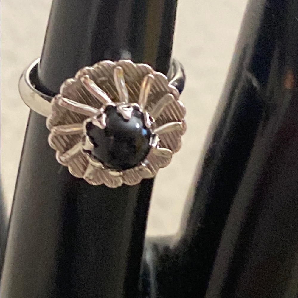 Vintage 70s SARAH COVENTRY Prong Set Floral Ring - Picture 3 of 6